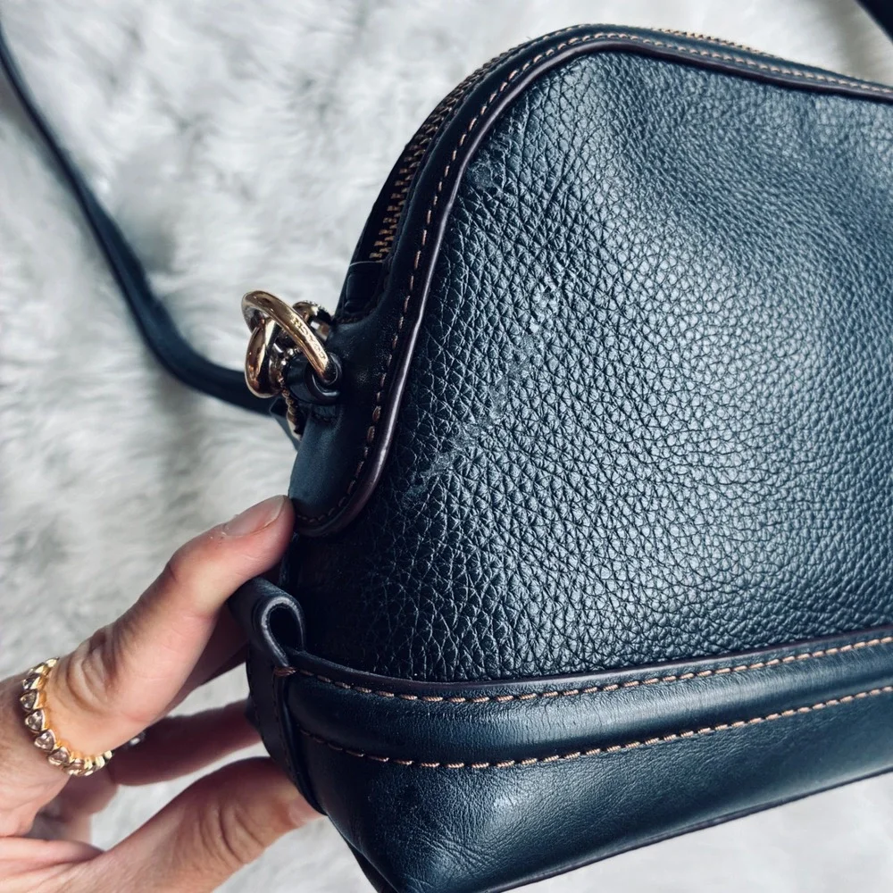 Coach Ivie F37863 Pebbled Leather Camera Crossbody Purse Black Gold Logo Bag